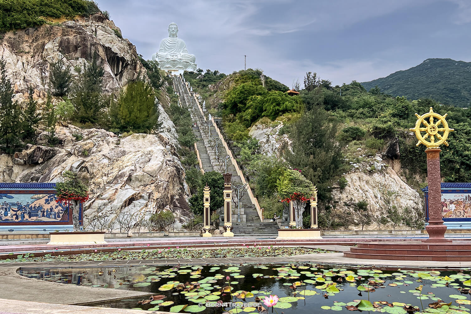 Buddha Statue of Thien Hung Zen Quy Nhơn,Vietnam2025,born4travel.de Buddha Statue of Thien Hung Zen Quy Nhơn,Vietnam2025,born4travel.de