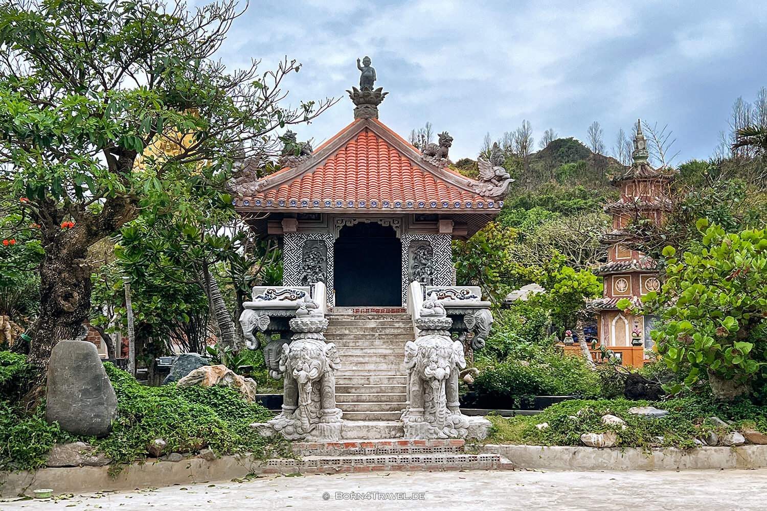 Tịnh xá Ngọc Hòa in Eo Gió,Quy Nhơn,Vietnam2025,born4travel.de Tịnh xá Ngọc Hòa in Eo Gió,Quy Nhơn,Vietnam2025,born4travel.de