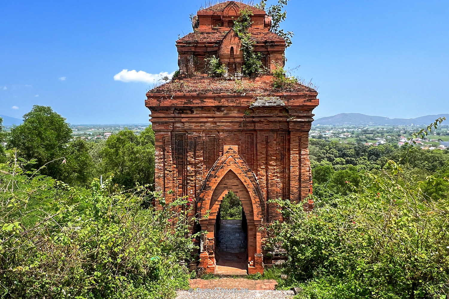 Bánh Ít Cham Tempel,Vietnam2025,born4travel.de Bánh Ít Cham Tempel,Vietnam2025,born4travel.de